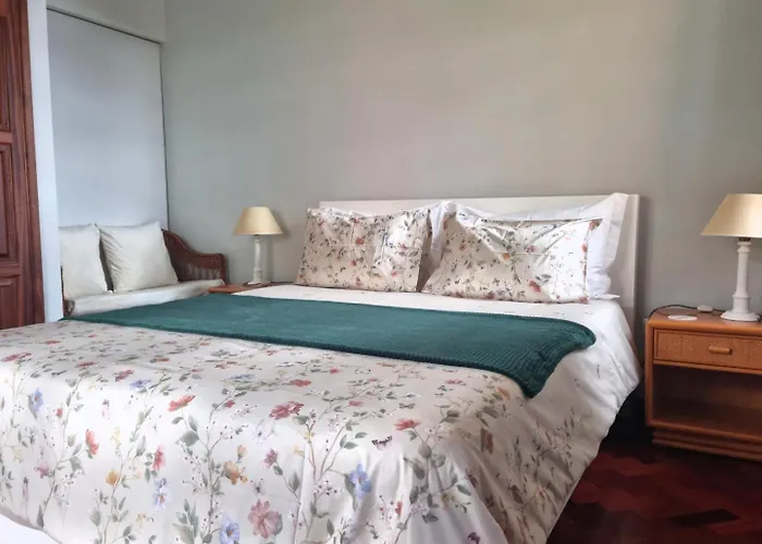 Apartment Em *